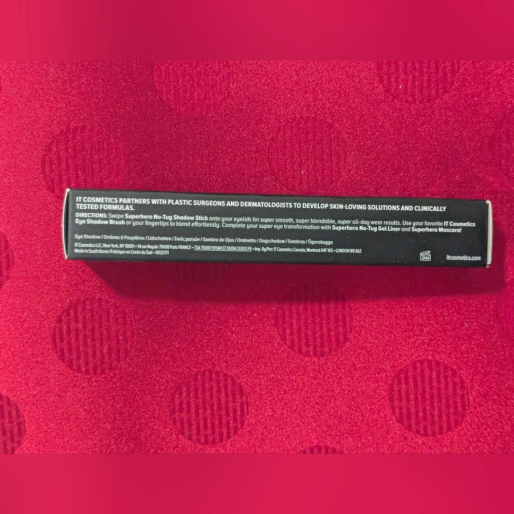 Bold Bubbly IT Cosmetics Superhero No-Tug Shadow Stick